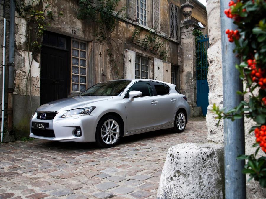  Lexus CT200h 2010 года  (AU) (фото 6 из 9)
